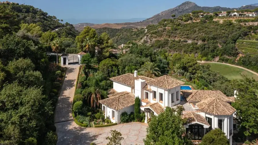 Luxury estate with panoramic mountain and sea views in La Zagaleta